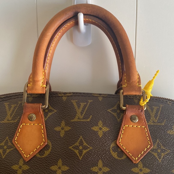 Louis Vuitton Monogram ALMA PM SATCHEL BAG ~💯  Authentic - Picture 11 of 16